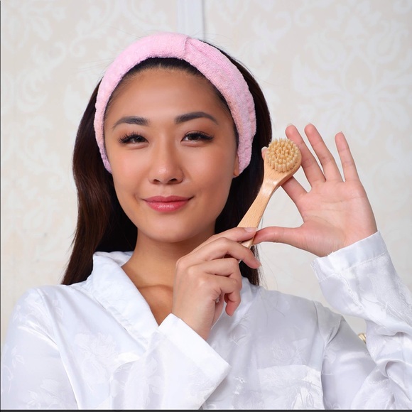 Daily Concepts Daily Facial Dry Brush - Picture 4 of 6